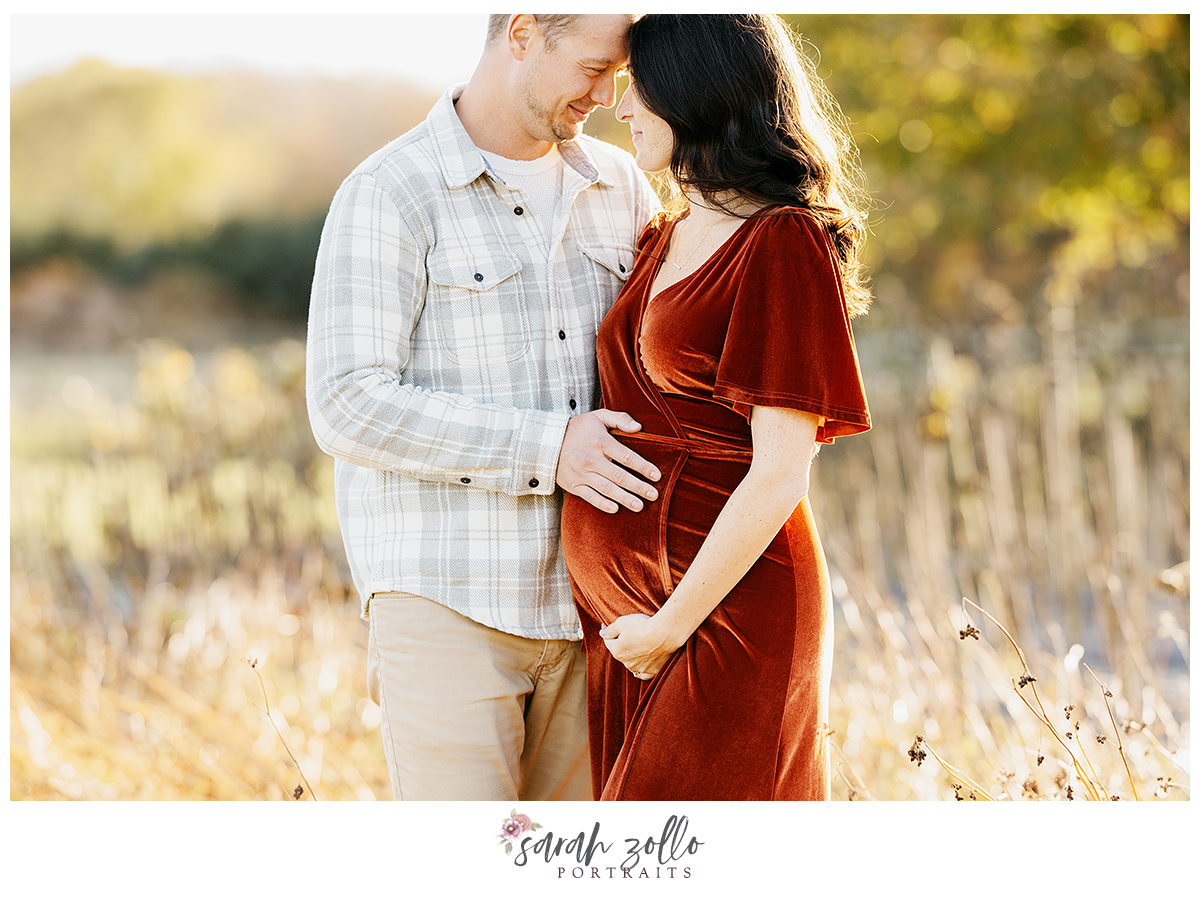 fall family photography sessions at the farmers daughter ri maternity photo mom and dad golden hour