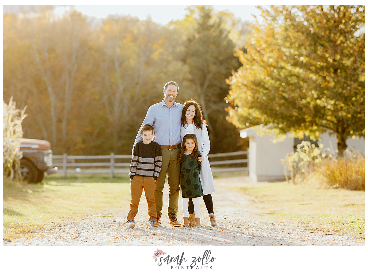 fall family photography sessions at the farmers daughter ri family posing