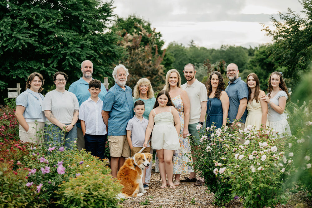 mystic-ct-extended-family-photographer-garden-session