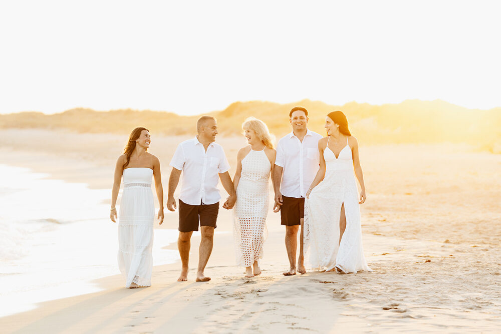 south-kingstown-ri-family-photographer-beach-walking-09