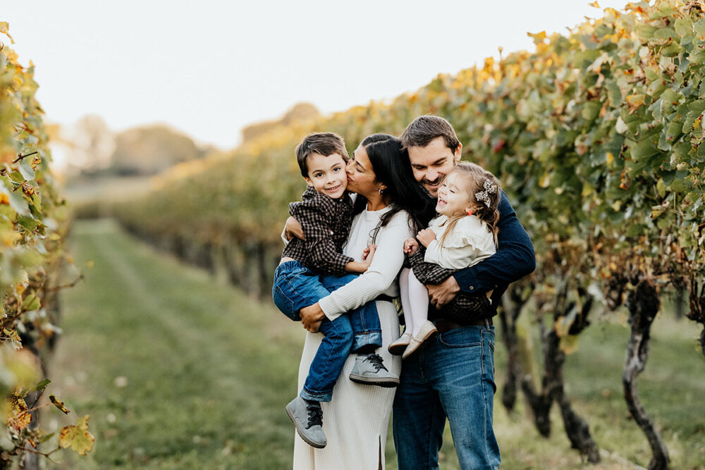 stonington-ct-family-photographer-vineyard-family-session
