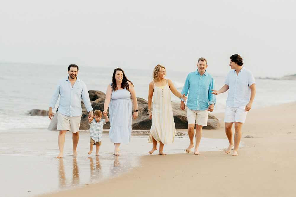 westerly-ri-family-photographer-beach-walking-01